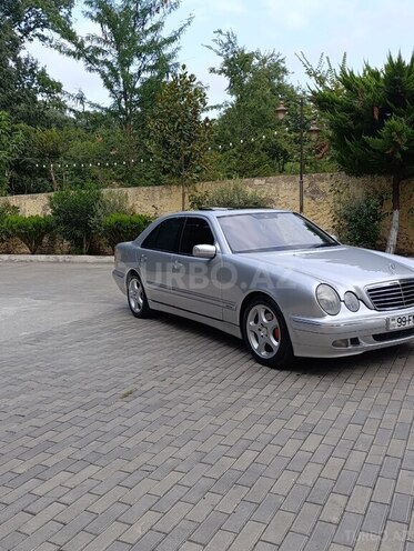 Mercedes E 270 2001, 323,186 km - 2.7 l - Masallı