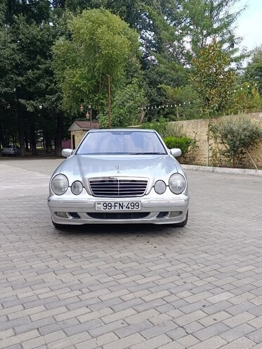 Mercedes E 270 2001, 323,186 km - 2.7 l - Masallı