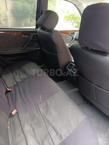 Mercedes E 270 2001, 323,186 km - 2.7 l - Masallı