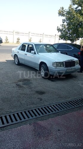 Mercedes E 250 1987, 332,500 km - 2.5 л - Gəncə