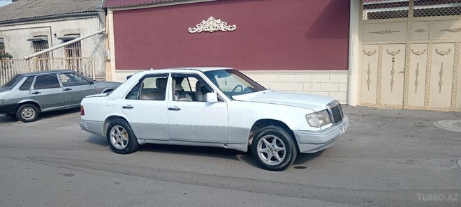 Mercedes E 250 1987, 332,500 km - 2.5 л - Gəncə