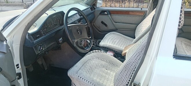 Mercedes E 250 1987, 332,500 km - 2.5 л - Gəncə