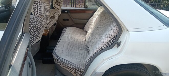 Mercedes E 250 1987, 332,500 km - 2.5 л - Gəncə