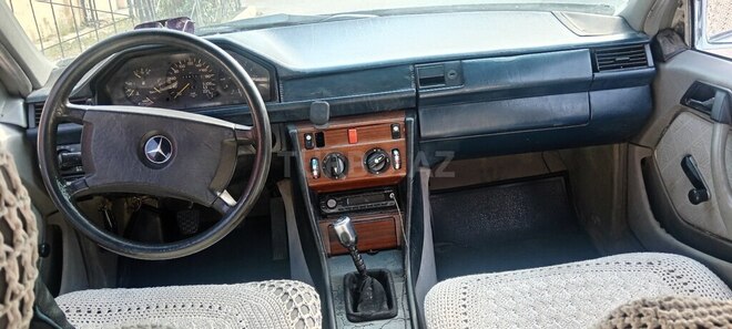 Mercedes E 250 1987, 332,500 km - 2.5 л - Gəncə