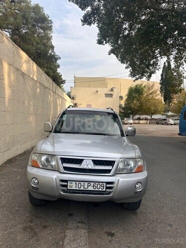 Mitsubishi Pajero 2003, 224,000 km - 3.0 l - Qazax