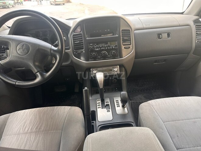 Mitsubishi Pajero 2003, 224,000 km - 3.0 l - Qazax