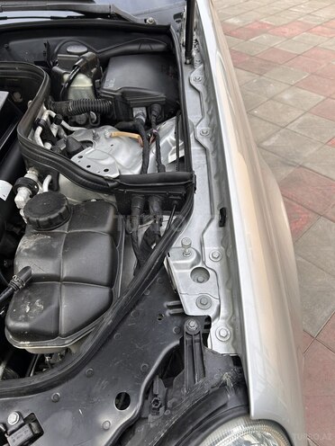 Mercedes E 240 2004, 359,000 km - 2.6 l - Masallı