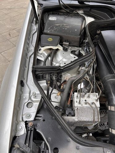 Mercedes E 240 2004, 359,000 km - 2.6 l - Masallı