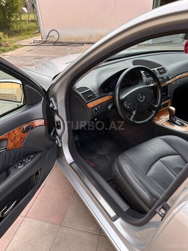 Mercedes E 240 2004, 359,000 km - 2.6 l - Masallı