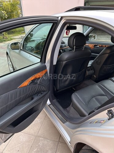 Mercedes E 240 2004, 359,000 km - 2.6 l - Masallı