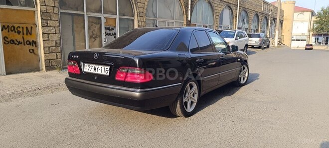 Mercedes E 240 1999, 100,473 km - 2.4 l - Gəncə