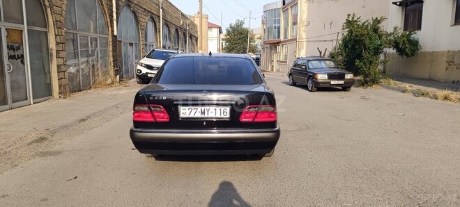 Mercedes E 240 1999, 100,473 km - 2.4 l - Gəncə