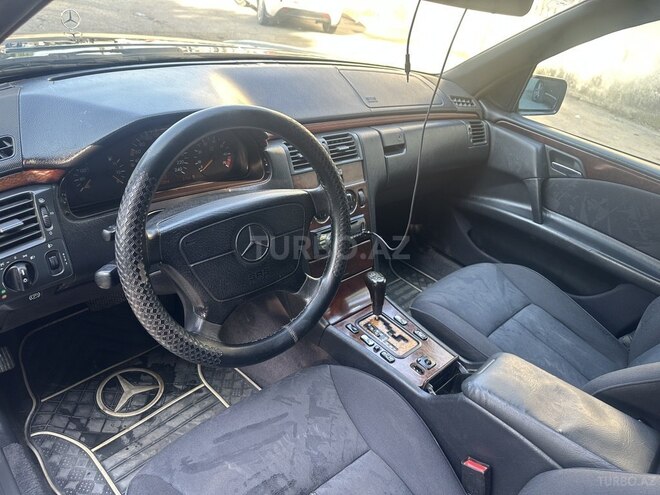 Mercedes E 240 1998, 321,123 km - 2.4 l - Bakı