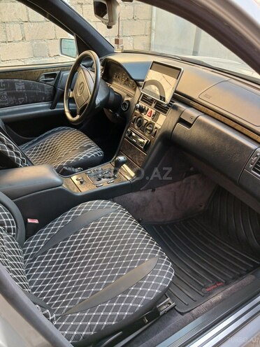 Mercedes E 230 1997, 172,665 km - 2.3 l - Xırdalan