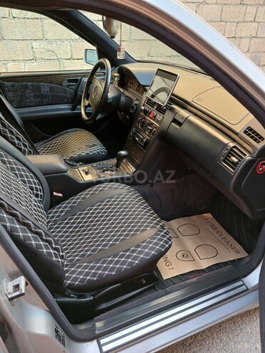 Mercedes E 230 1997, 172,665 km - 2.3 l - Xırdalan