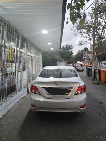 Hyundai Accent 2011, 300,000 km - 1.6 l - Bakı