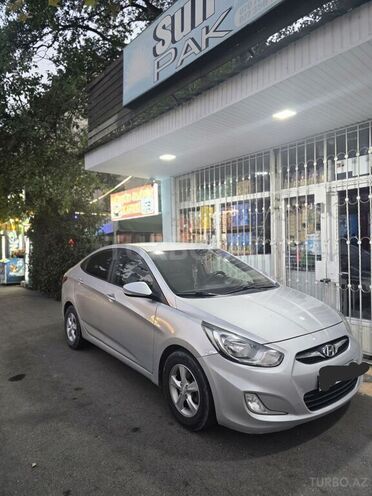 Hyundai Accent 2011, 300,000 km - 1.6 l - Bakı