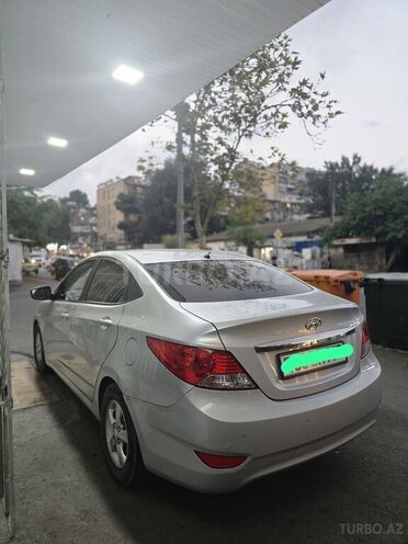 Hyundai Accent 2011, 300,000 km - 1.6 l - Bakı