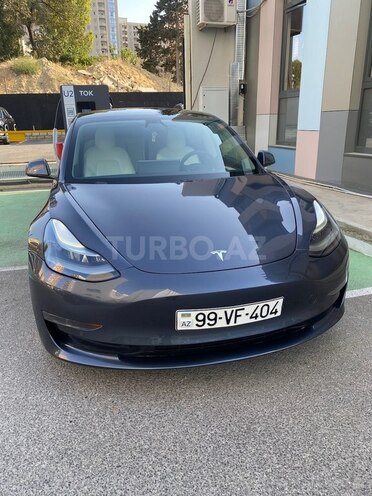 Tesla Model 3-2