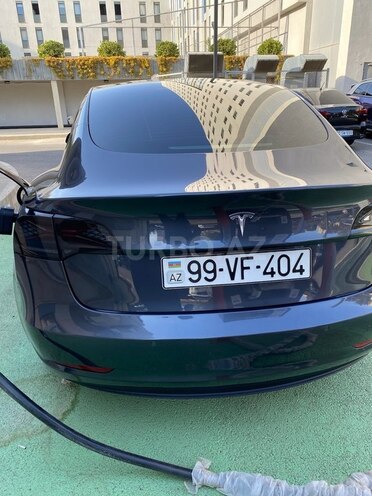 Tesla Model 3-6