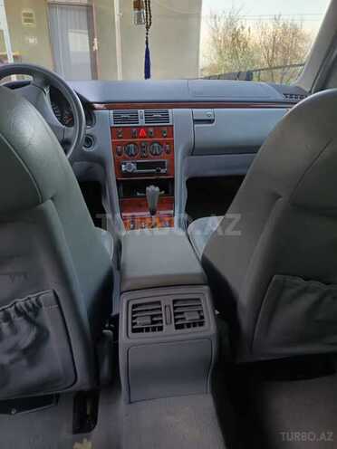 Mercedes E 280 2000, 300,000 km - 2.8 l - Naxçıvan