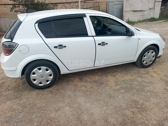 Opel Astra 2009, 286,043 km - 1.4 l - Gəncə