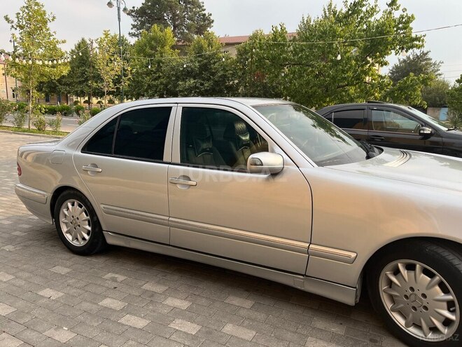 Mercedes E 220 d 2000, 680,000 km - 2.2 л - İmişli