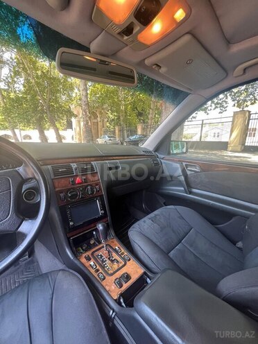 Mercedes E 240 1999, 493,000 km - 2.4 l - Mingəçevir