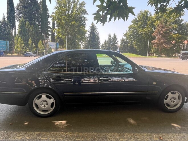 Mercedes E 240 1999, 493,000 km - 2.4 l - Mingəçevir