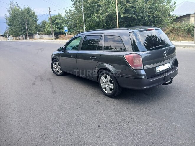 Opel Astra 2009, 173,123 km - 1.4 l - Şəki