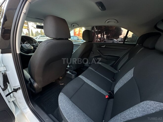 Skoda Rapid 2021, 131,000 km - 1.6 l - Bakı