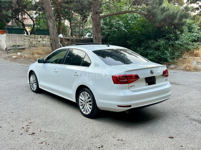 Volkswagen Jetta 2015, 132,450 km - 1.8 l - Bakı