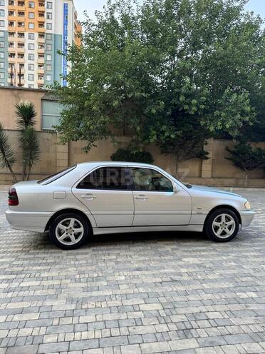 Mercedes C 200 2000, 236,846 km - 2.0 l - Bakı