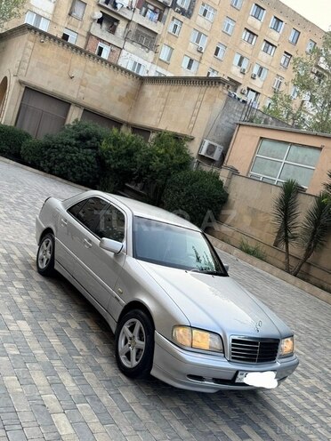 Mercedes C 200 2000, 236,846 km - 2.0 l - Bakı