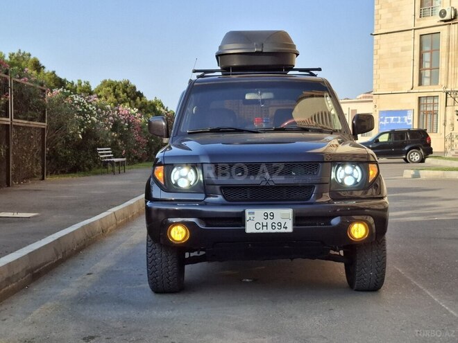 Mitsubishi Pajero io 2001, 215,423 km - 1.8 л - Bakı