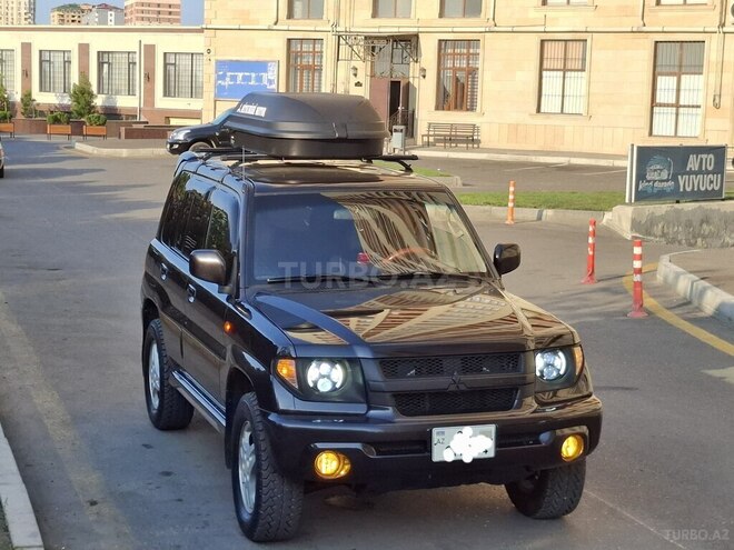 Mitsubishi Pajero io 2001, 215,423 km - 1.8 л - Bakı