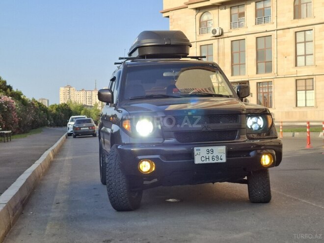Mitsubishi Pajero io 2001, 215,423 km - 1.8 л - Bakı