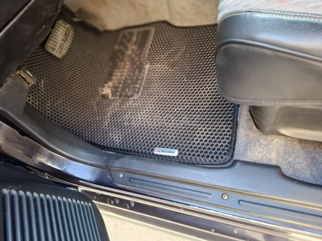 Mitsubishi Pajero io 2001, 215,423 km - 1.8 л - Bakı