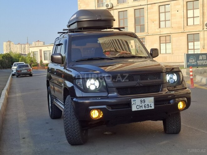 Mitsubishi Pajero io 2001, 215,423 km - 1.8 л - Bakı