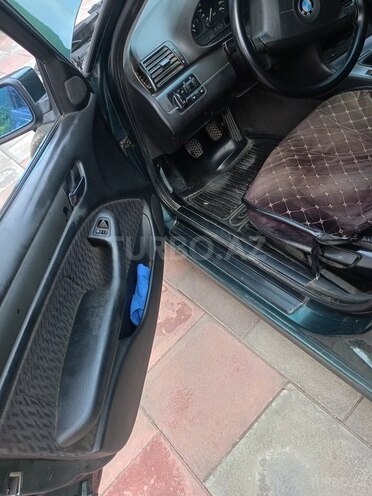 BMW 320 1999, 111,000 km - 2.0 л - Masallı