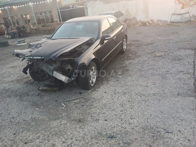 Mercedes E 270 2005, 390,000 km - 2.7 l - Bakı