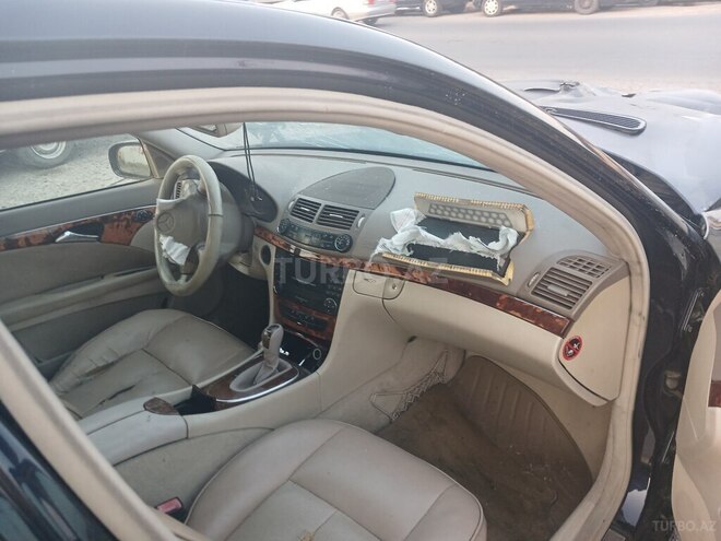 Mercedes E 270 2005, 390,000 km - 2.7 l - Bakı