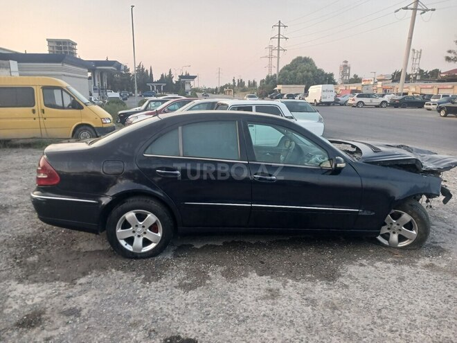 Mercedes E 270 2005, 390,000 km - 2.7 l - Bakı