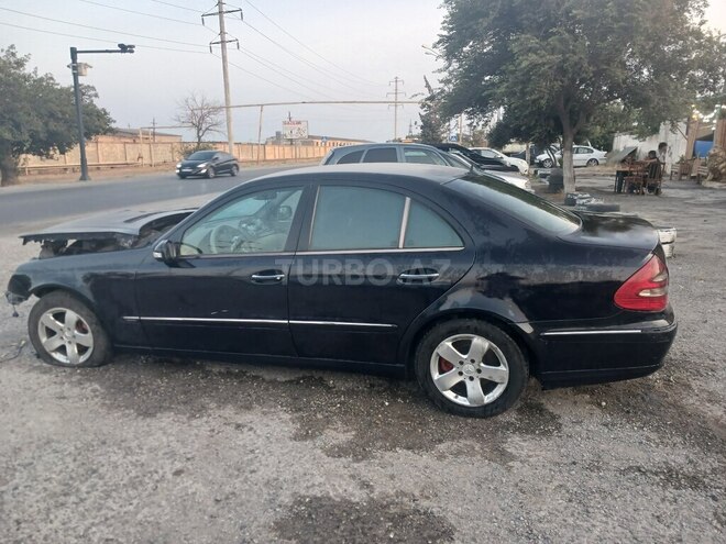 Mercedes E 270 2005, 390,000 km - 2.7 l - Bakı