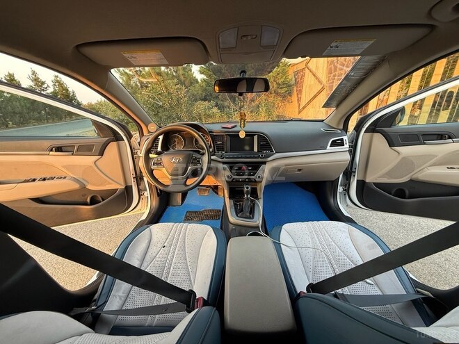 Hyundai Elantra 2016, 243,011 km - 2.0 л - Bakı