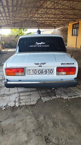 LADA (VAZ) 2107 2005, 176,000 km - 1.6 л - Salyan
