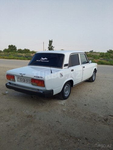 LADA (VAZ) 2107 2005, 176,000 km - 1.6 л - Salyan