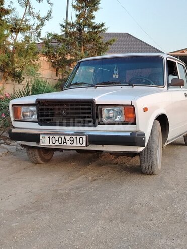 LADA (VAZ) 2107 2005, 176,000 km - 1.6 л - Salyan