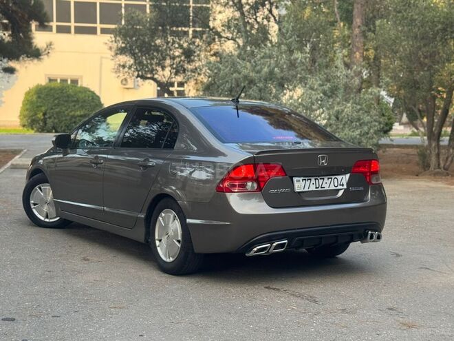Honda Civic 2006, 273,000 km - 1.3 l - Sumqayıt