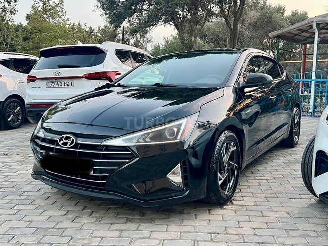 Hyundai Elantra-1